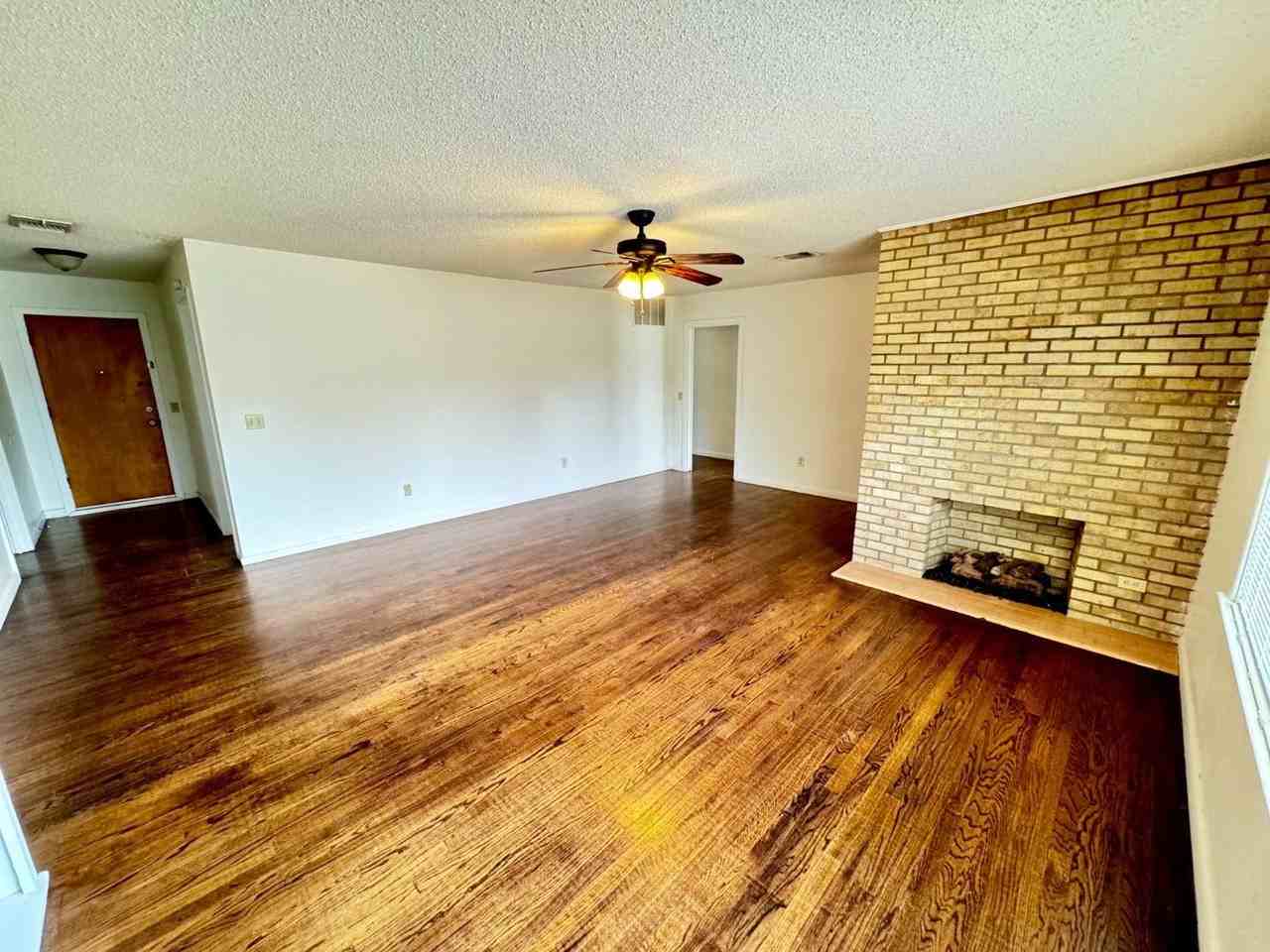 3322 26th St - Photo 2 of 12