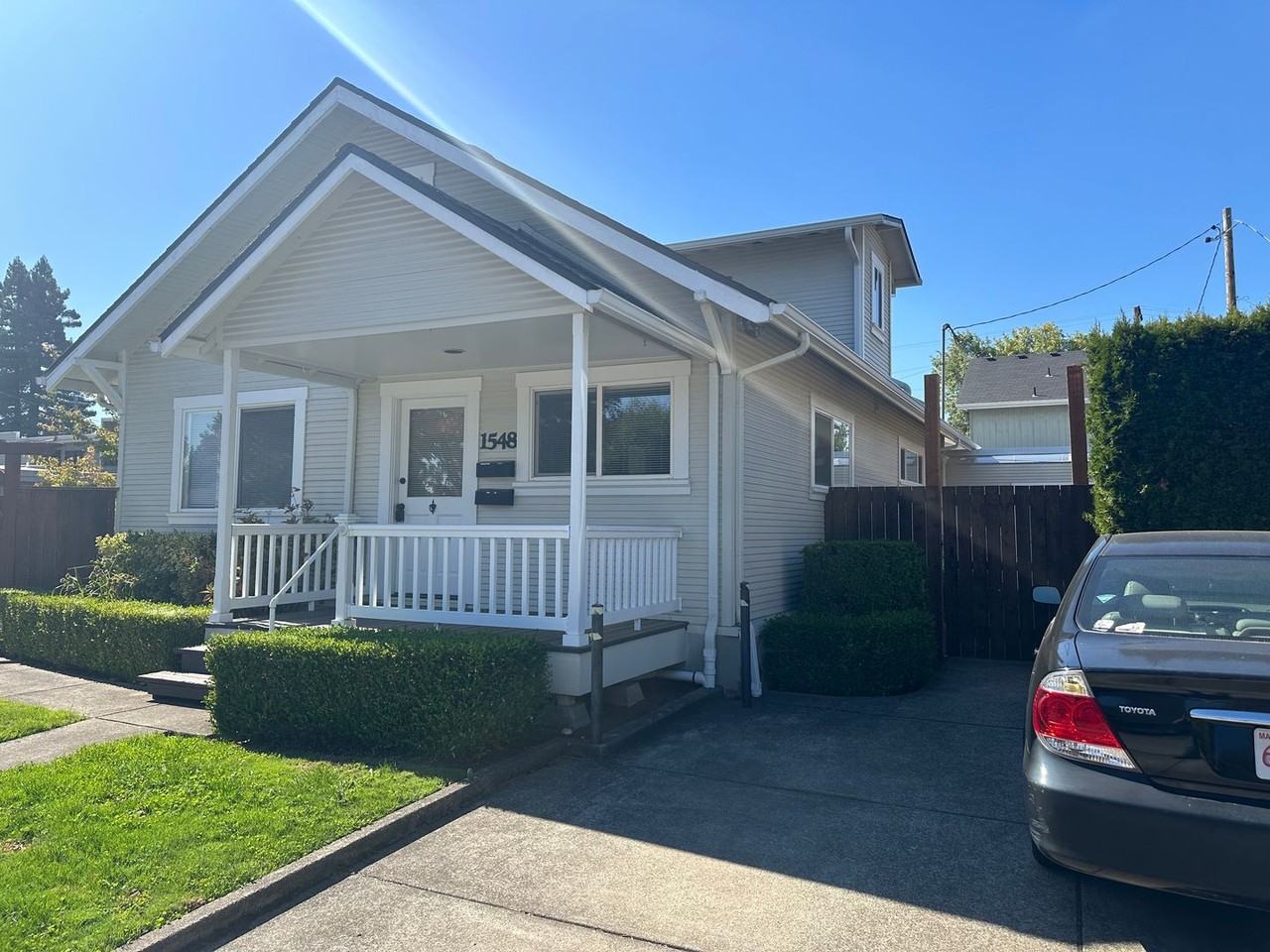 1548 Lincoln St - Photo 3 of 26