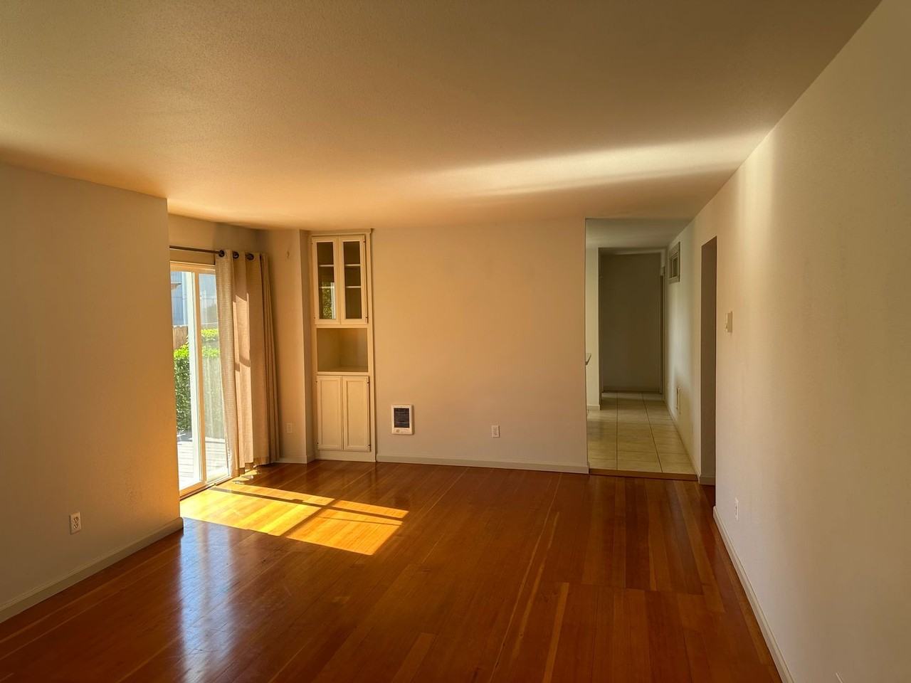 1548 Lincoln St - Photo 5 of 26