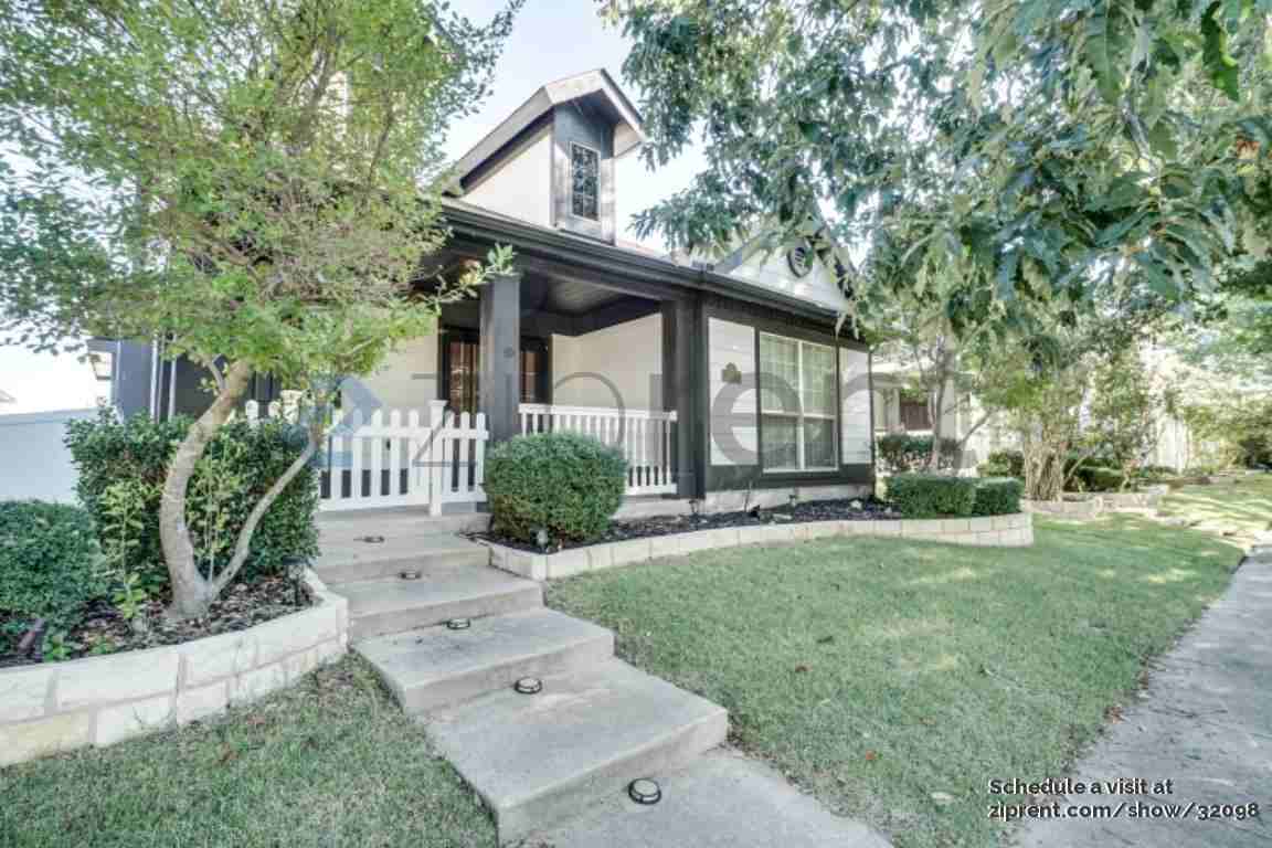 1217 Charleston Ln - Photo 4 of 26