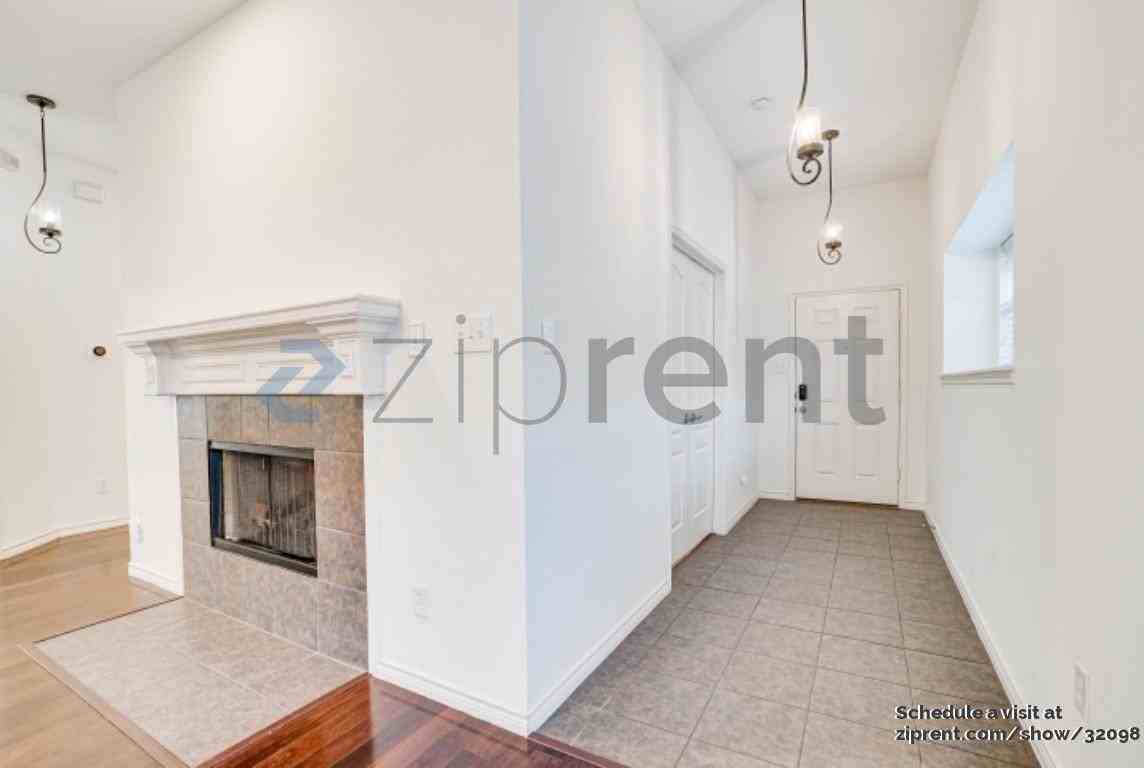 1217 Charleston Ln - Photo 6 of 26