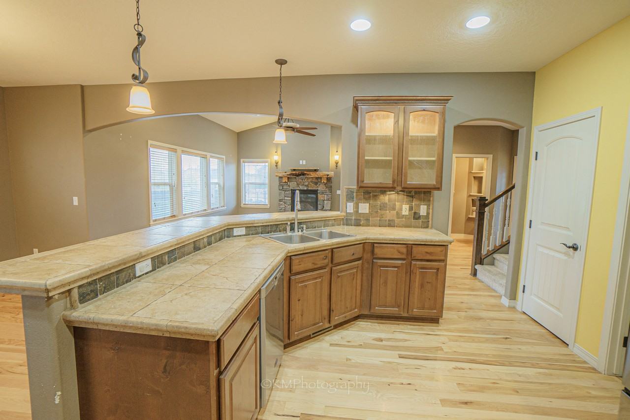 600 Lago St - Photo 6 of 12