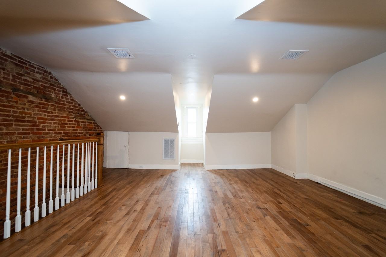 107 Sampsonia Way #NA - Photo 2 of 18
