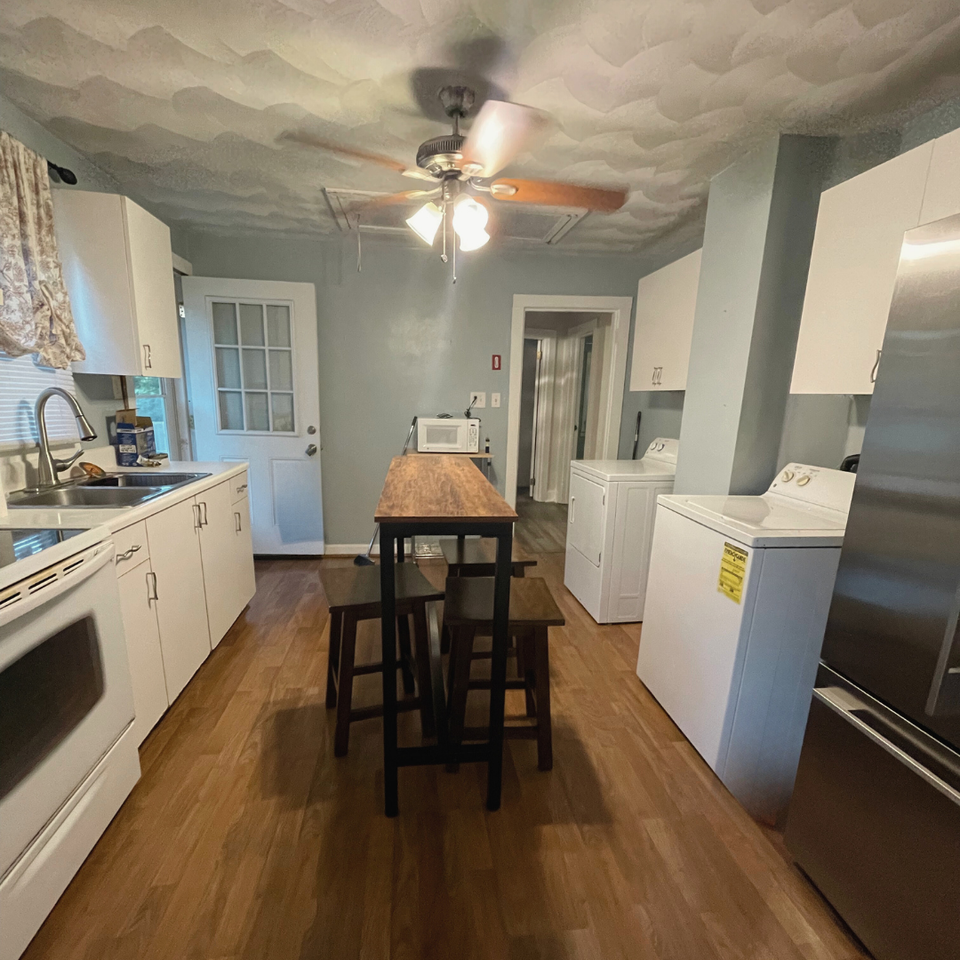 1227 Milton St - Photo 5 of 9