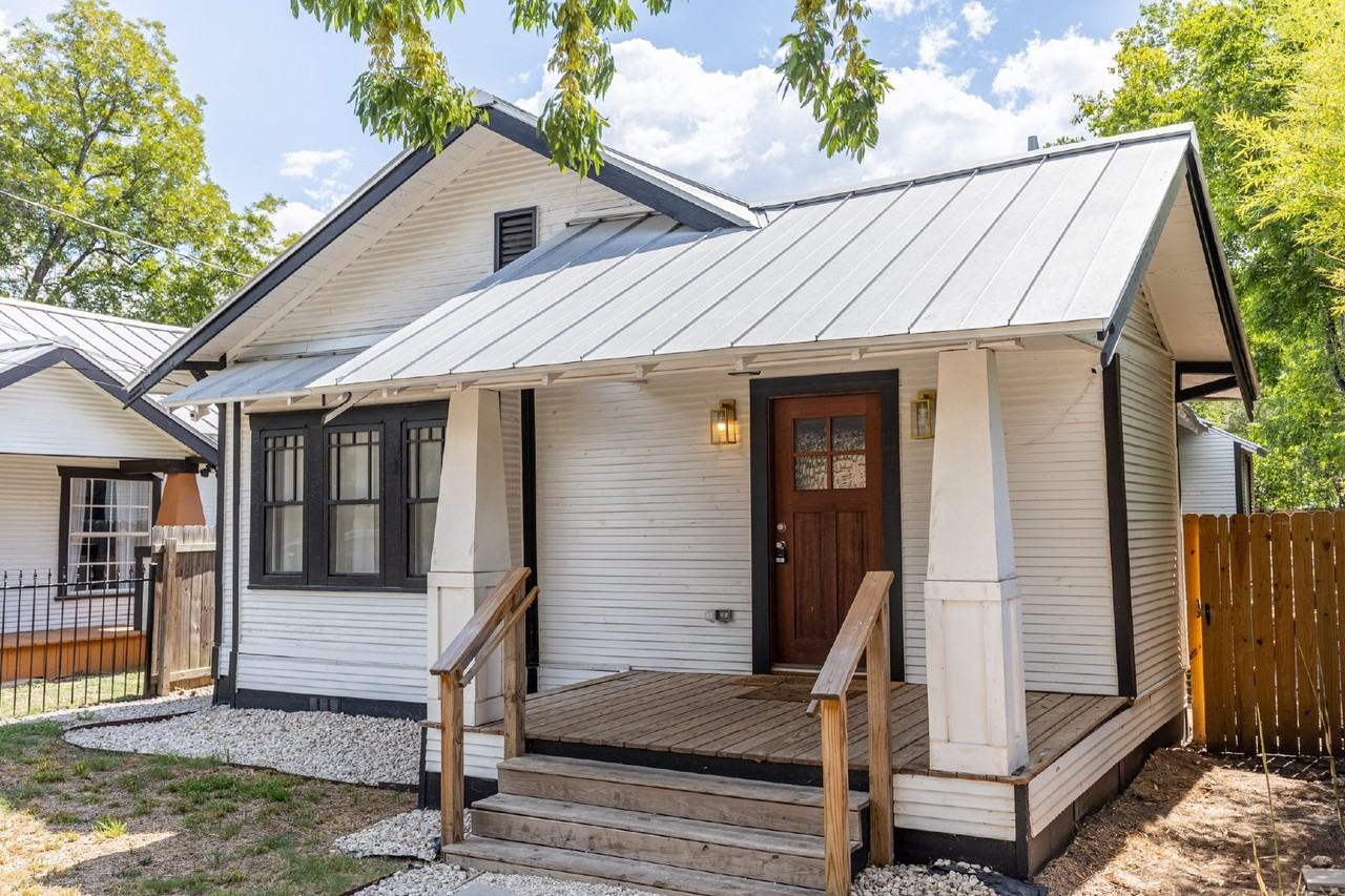 1010 Burnet St - Photo 2 of 41