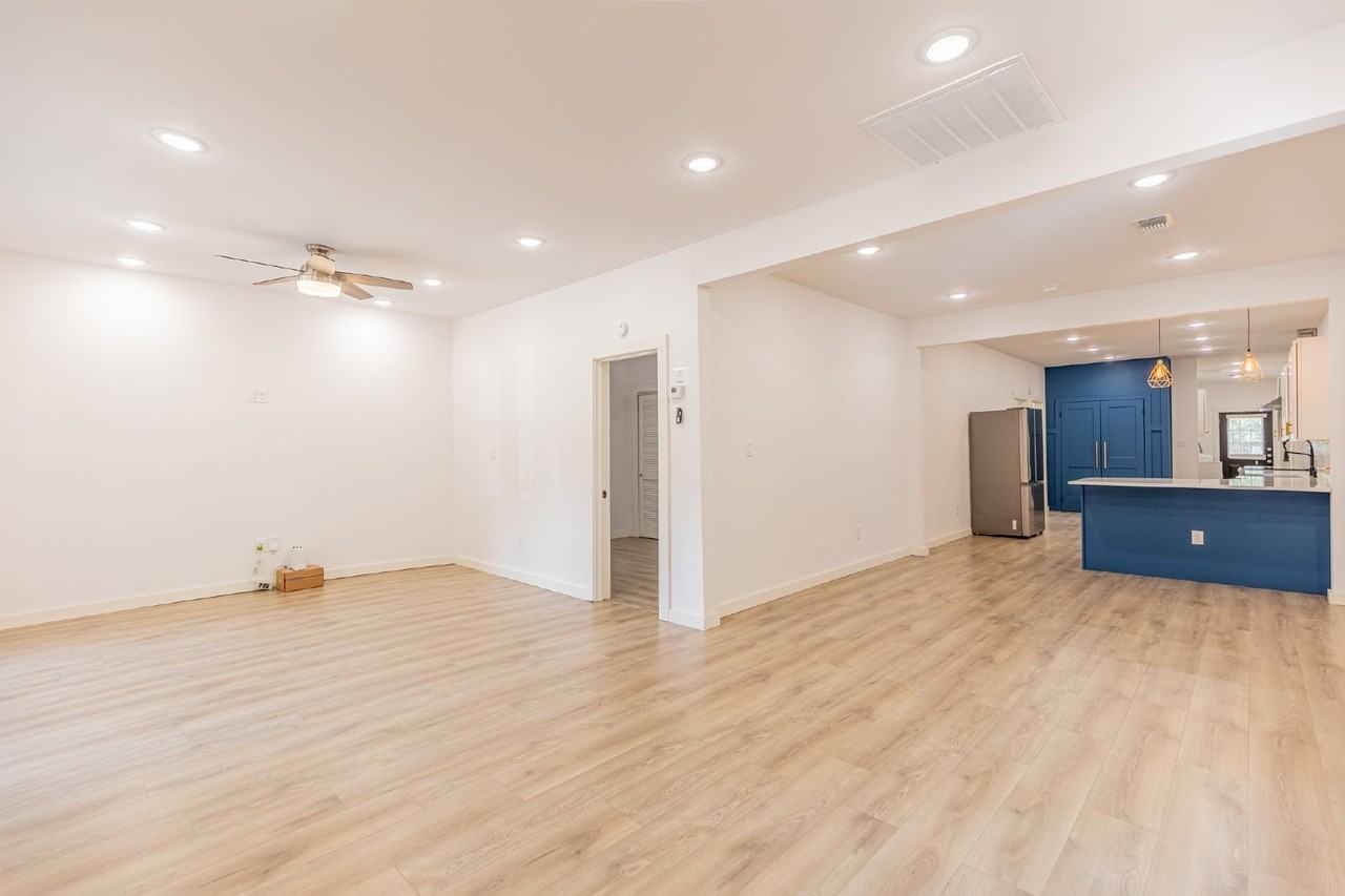 1010 Burnet St - Photo 4 of 41