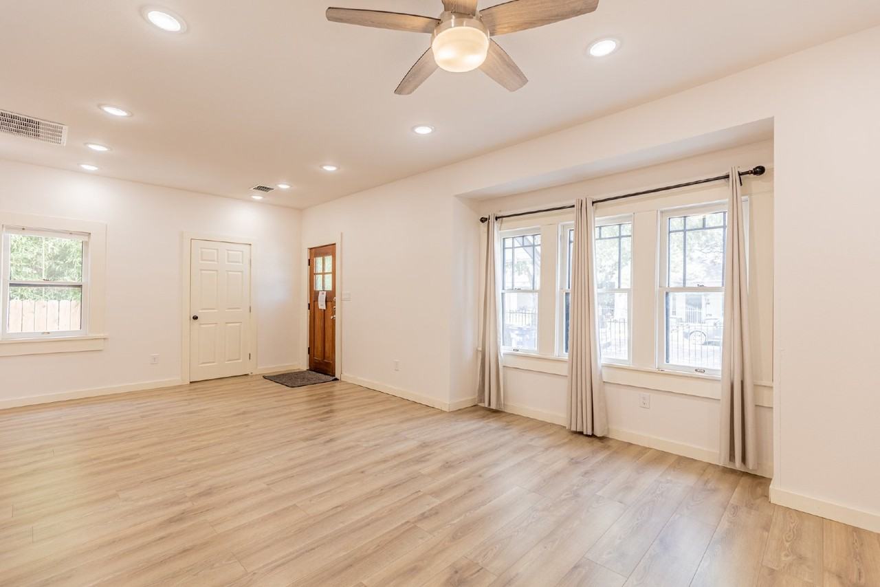 1010 Burnet St - Photo 6 of 41