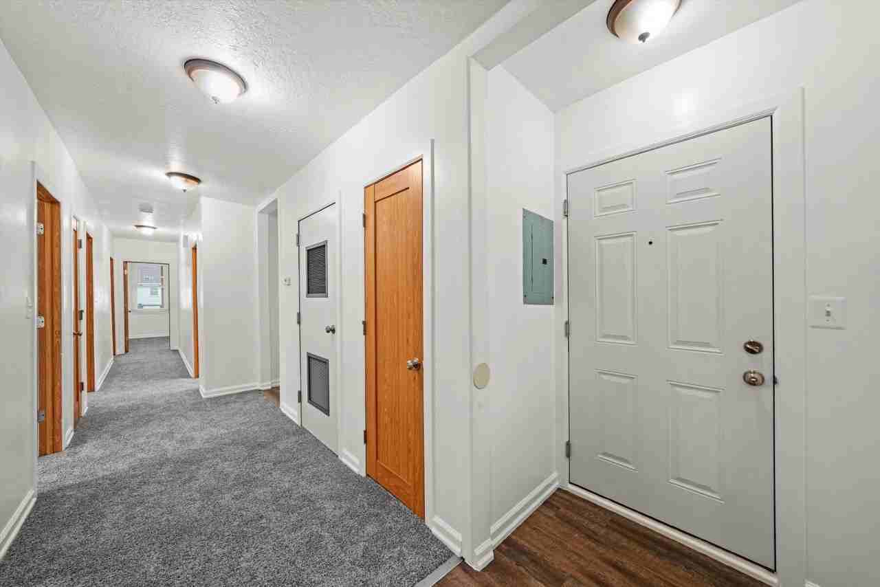 504 10th St #1 - Photo 3 of 23