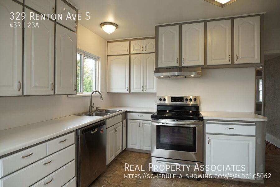 329 Renton Ave S - Photo 2 of 28