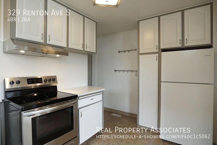 329 Renton Ave S - Photo 3 of 28