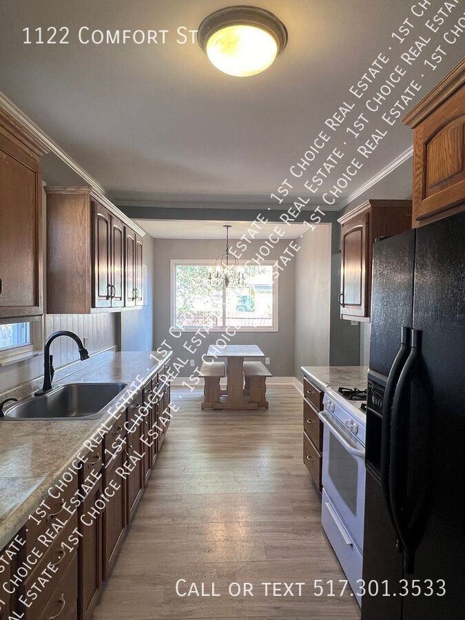 1122 Comfort St - Photo 3 of 17