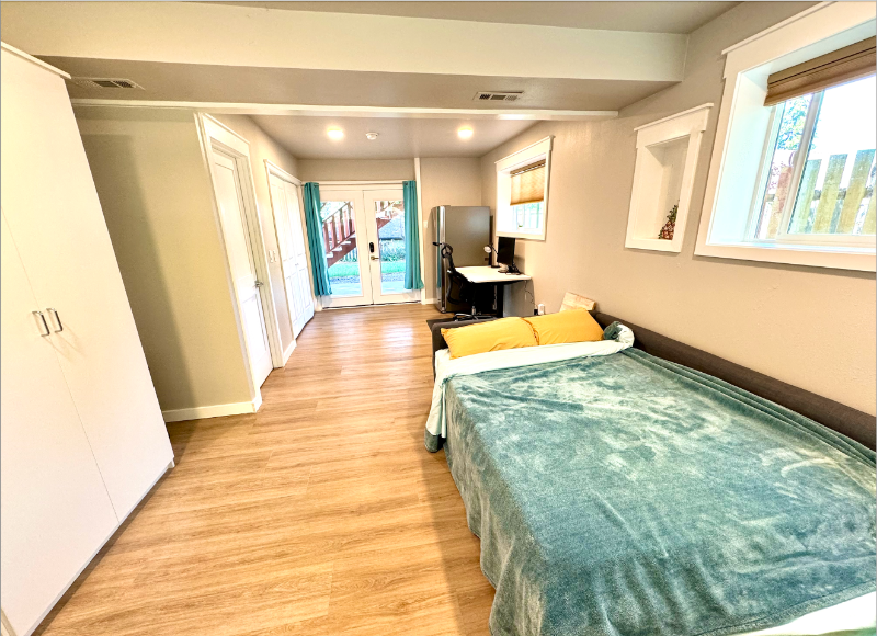 11633 Ne 140th St - Photo 2 of 9