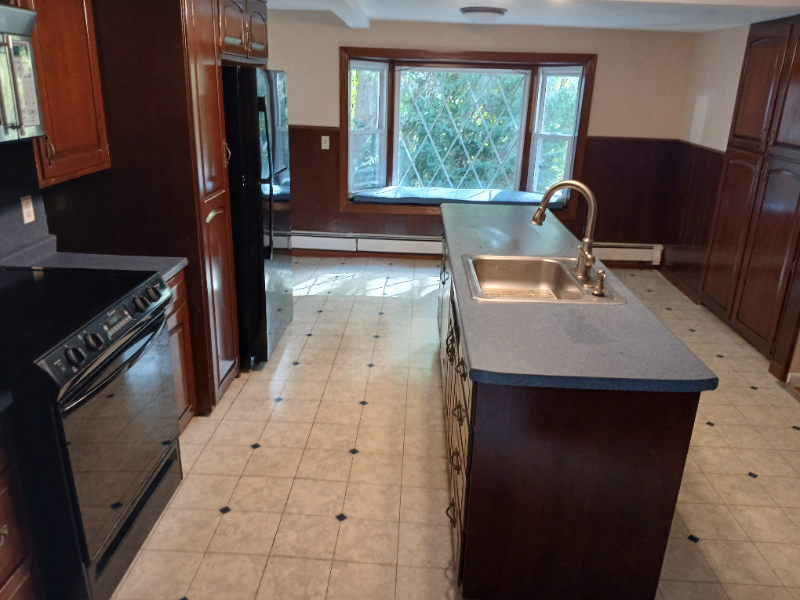 580 Washington St #A - Photo 3 of 19
