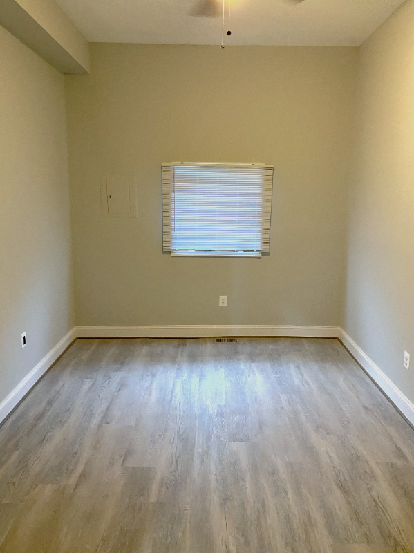 837 N Fulton Ave - Photo 4 of 15