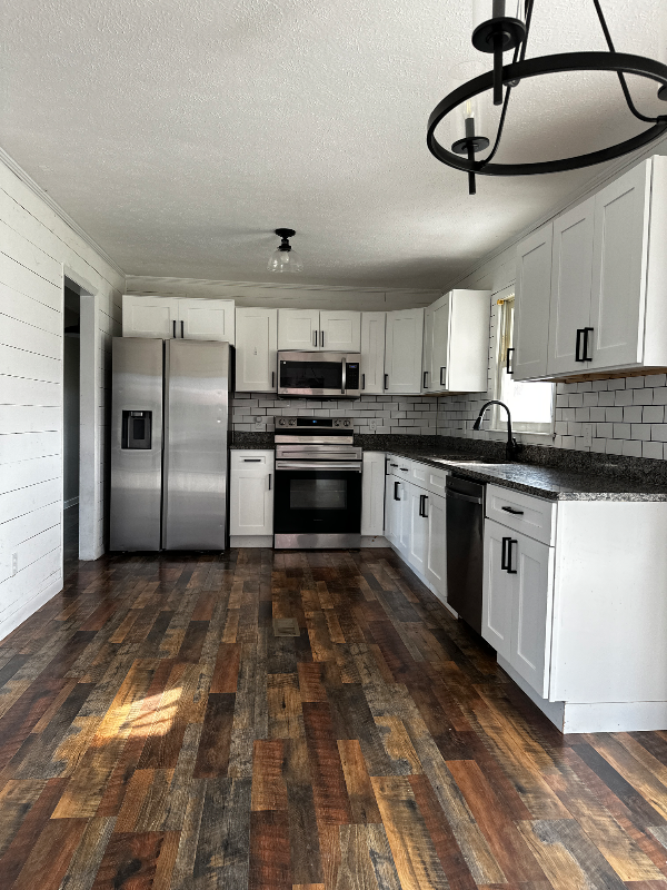 467 Russell Ridge Rd - Photo 3 of 19