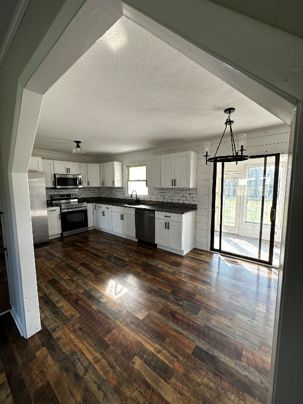 467 Russell Ridge Rd - Photo 4 of 19