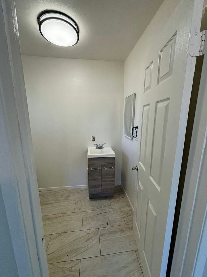 1498 East 6th Street, Unit 1 - Photo 4 of 4