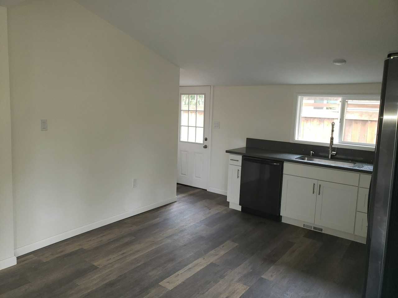 12726 Southeast Oatfield Road - Photo 2 of 15