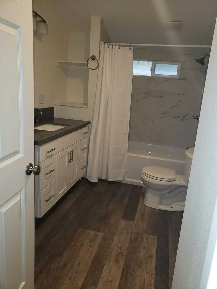 12726 Southeast Oatfield Road - Photo 6 of 15