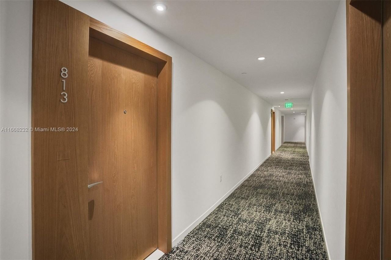 401 N Birch Rd #813 - Photo 4 of 47