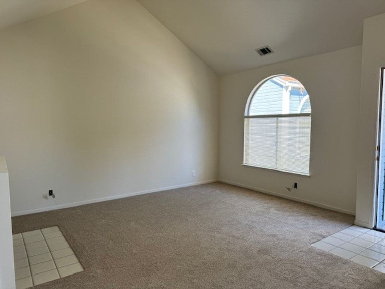 707 Portwalk Pl - Photo 3 of 12