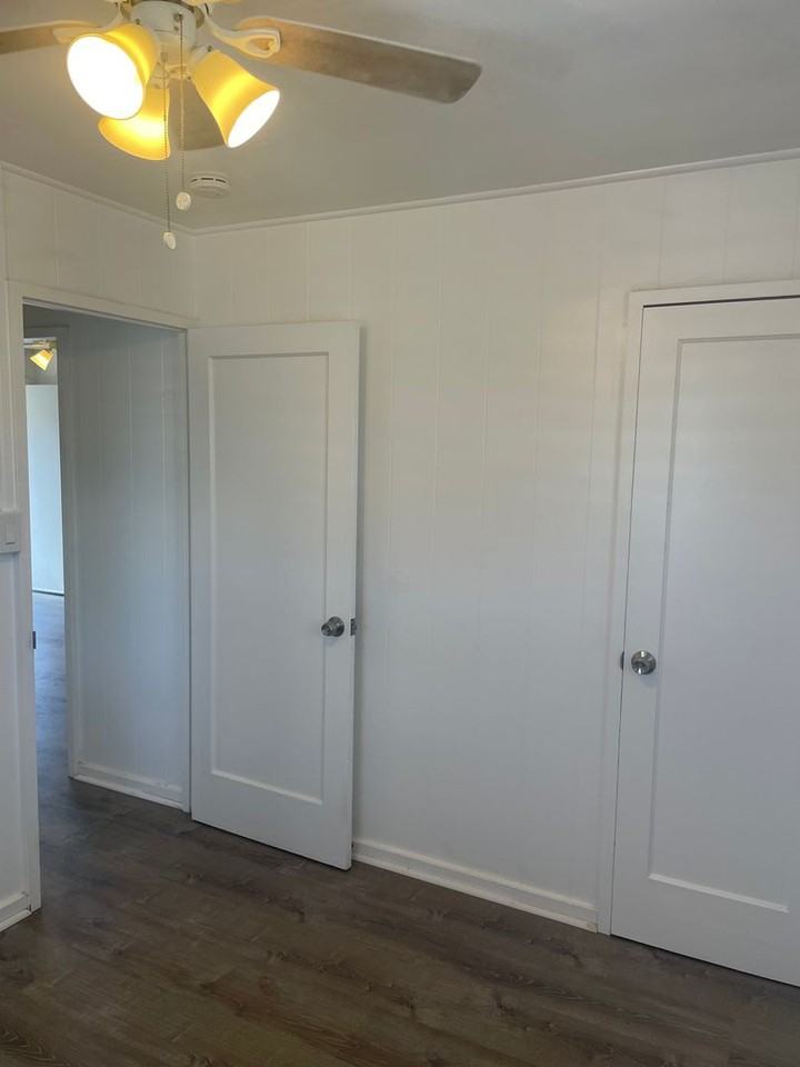 927 Hausten St - Photo 3 of 11