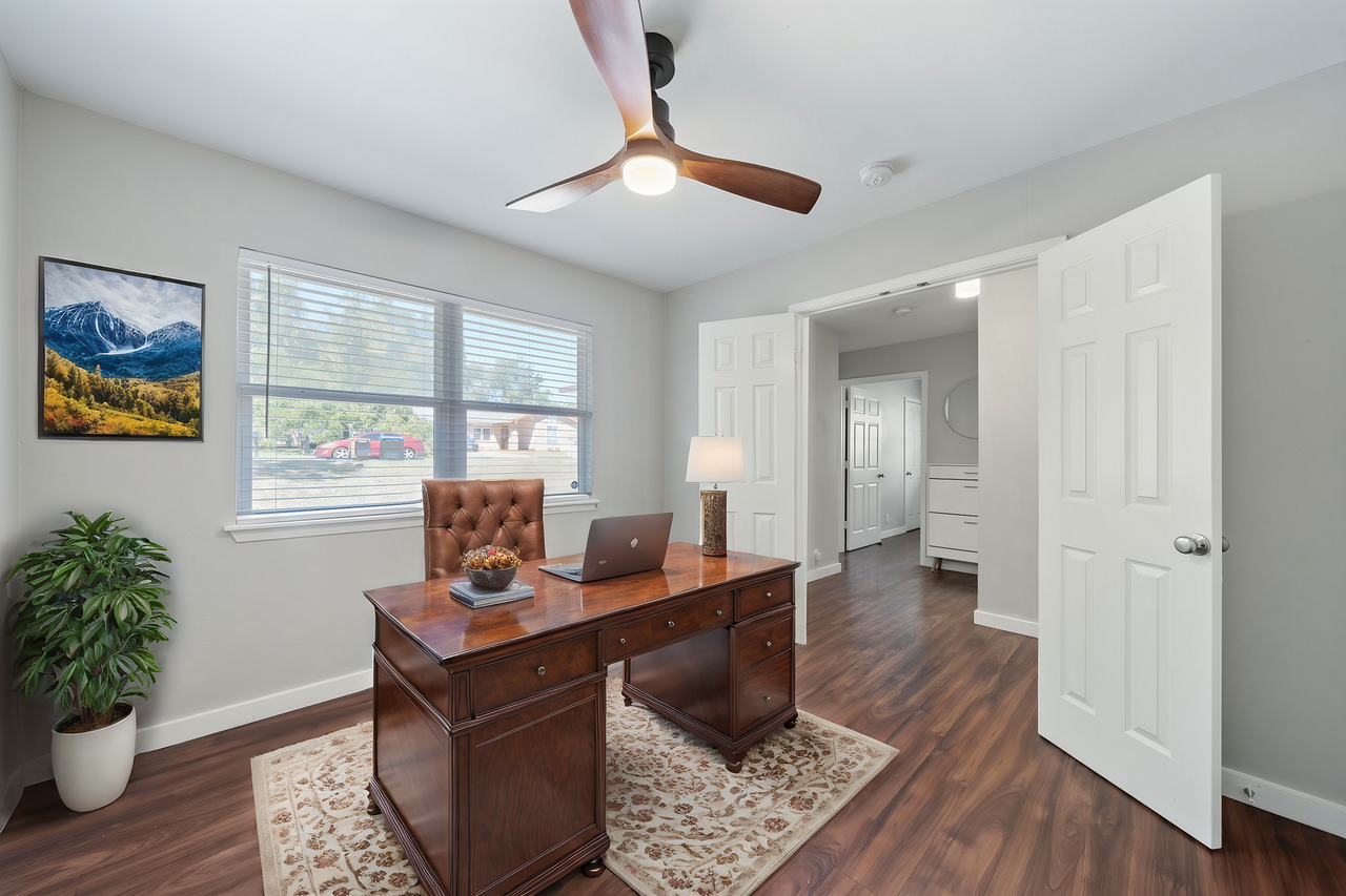 6205 Waycross Dr - Photo 3 of 50