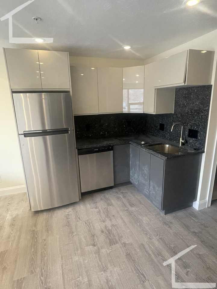 Commonwealth Ave #406 - Photo 2 of 13