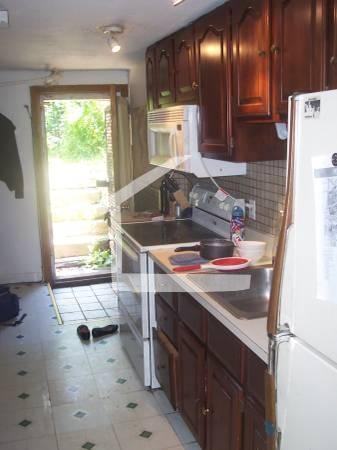 684 Parker St #1 - Photo 3 of 3