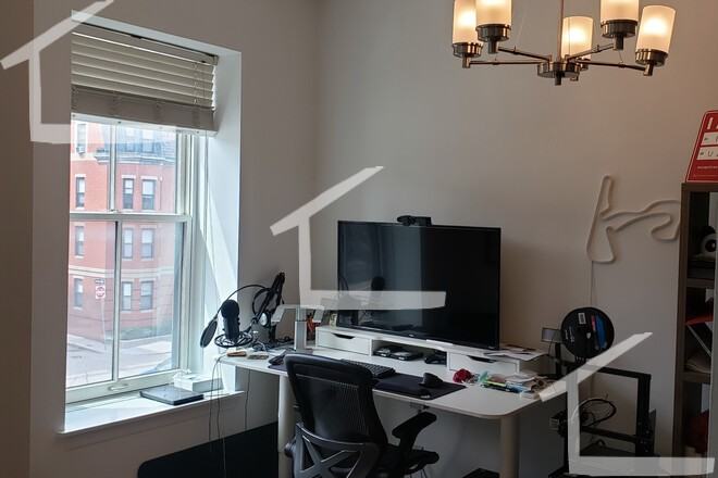 662 Massachusetts Ave #4 - Photo 7 of 14