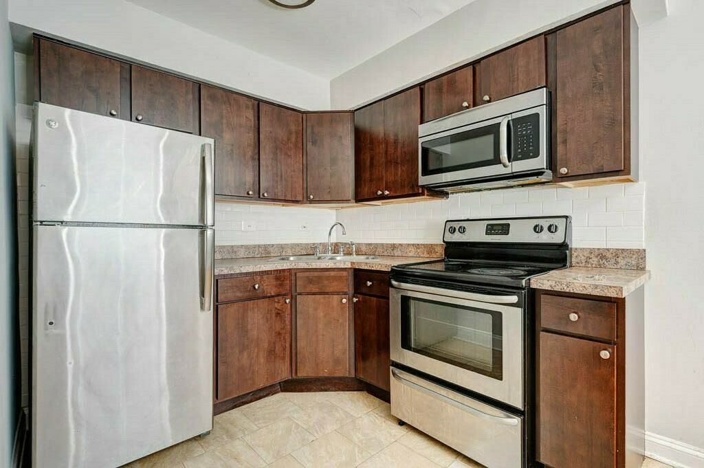 1735 W Bryn Mawr Ave #17 - Photo 3 of 10