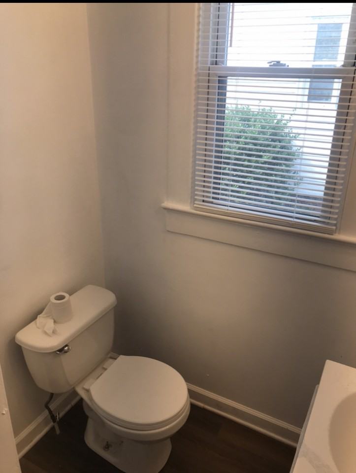 1104 North George Street - Photo 3 of 10