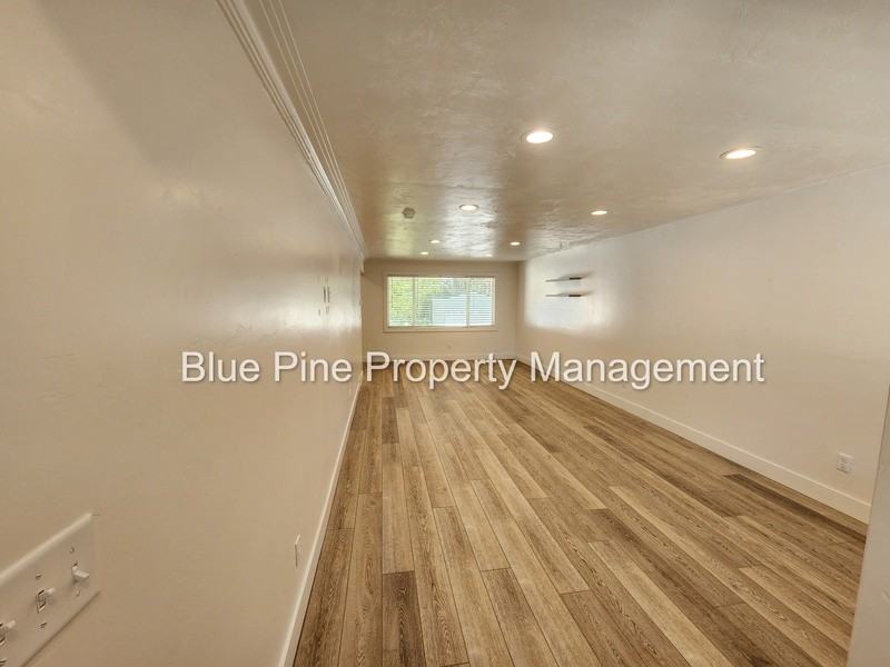 1565 S Higbee Ave - Photo 2 of 17