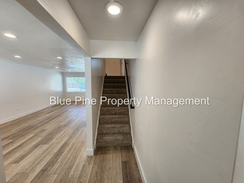 1565 S Higbee Ave - Photo 5 of 17