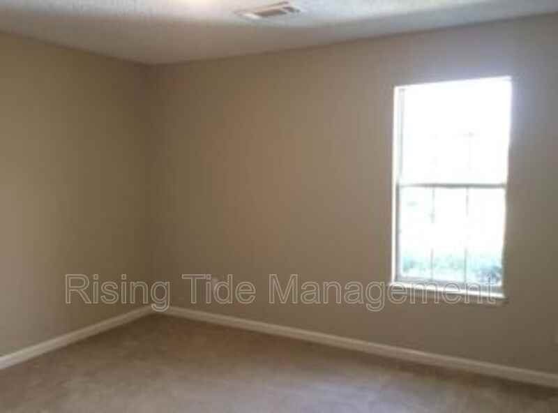 1629 Park Ter - Photo 2 of 12