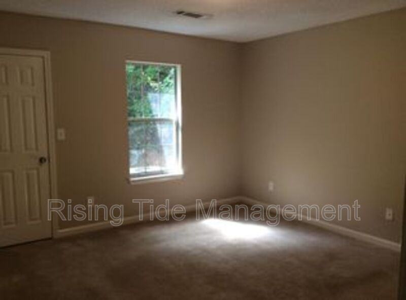 1629 Park Ter - Photo 5 of 12