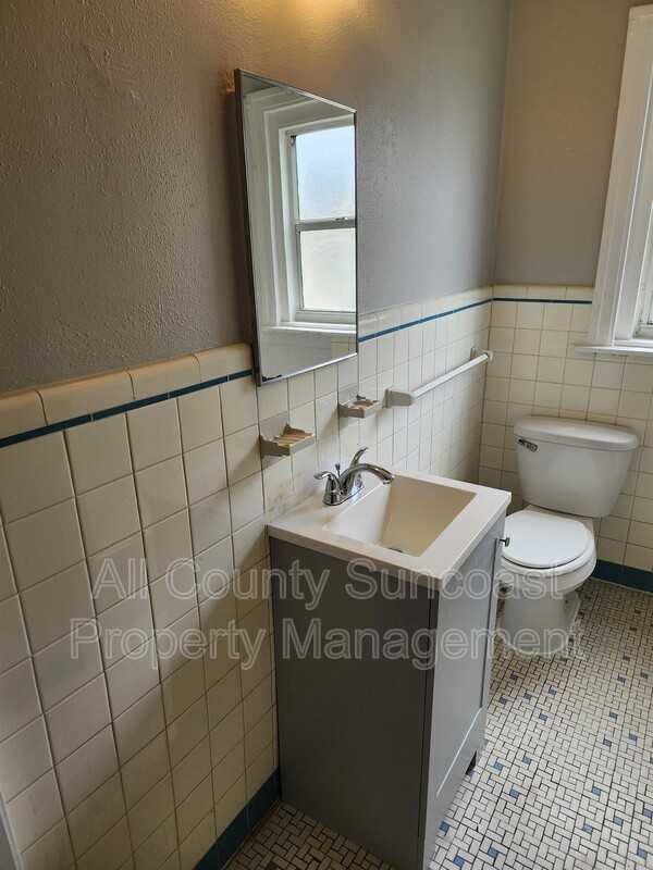 2105 28th St S - Photo 7 of 8
