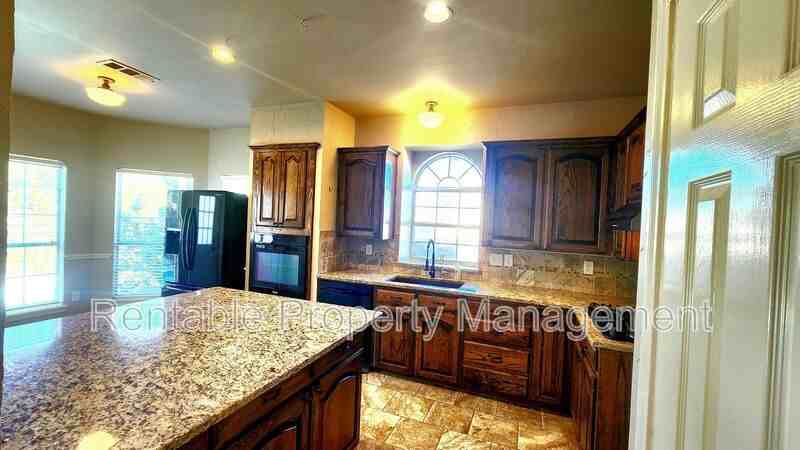 1185 Len Mar Dr - Photo 4 of 19