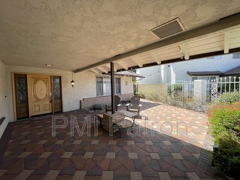 5072 Evergreen Ave - Photo 2 of 30