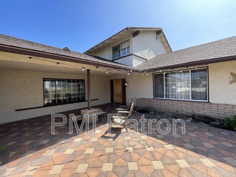 5072 Evergreen Ave - Photo 3 of 30