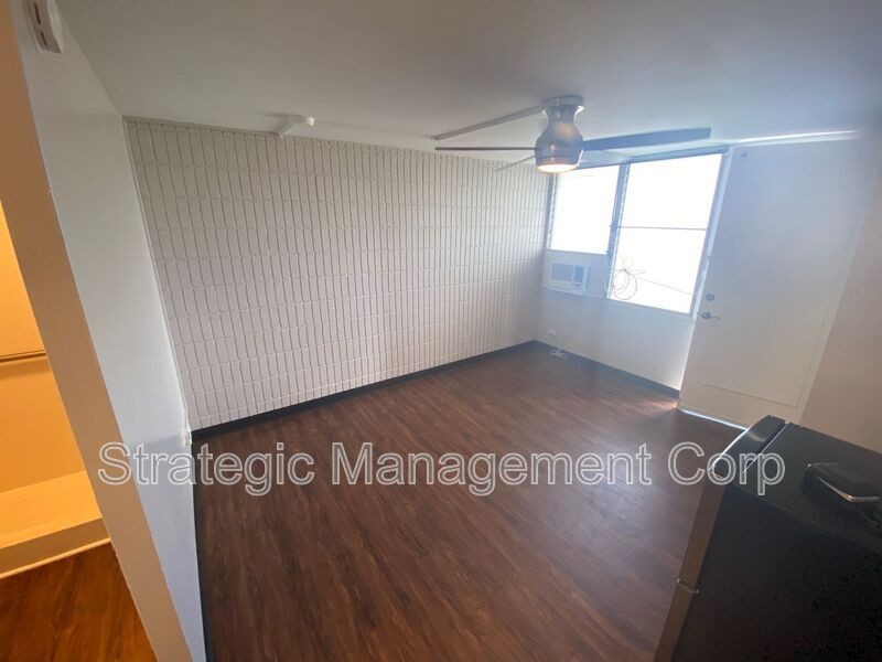 1301 Lusitana St #808 - Photo 5 of 7