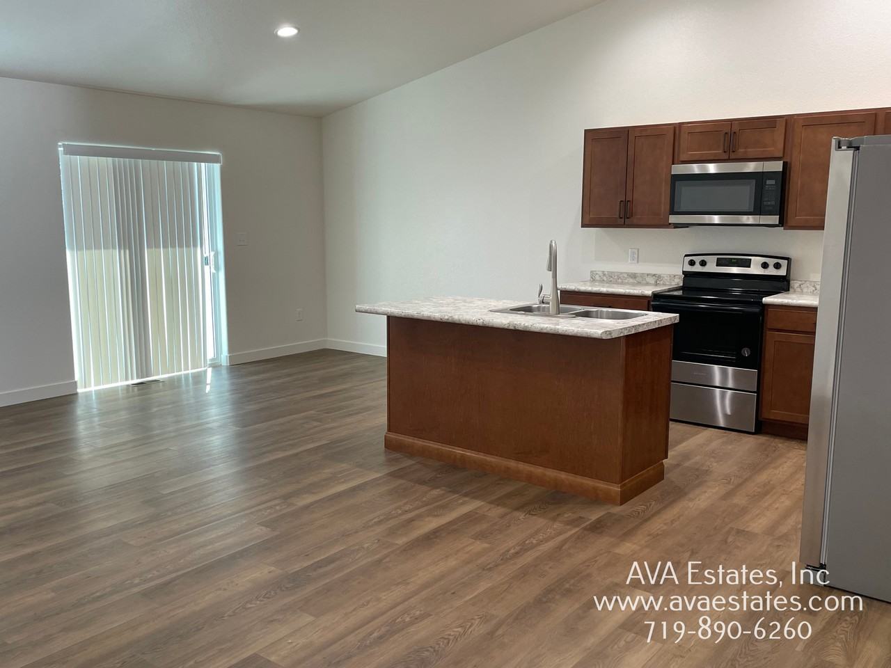 968-970 S Coral Pl - Photo 2 of 15