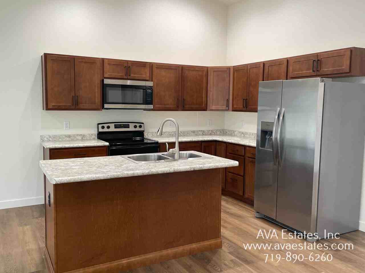 968-970 S Coral Pl - Photo 3 of 15