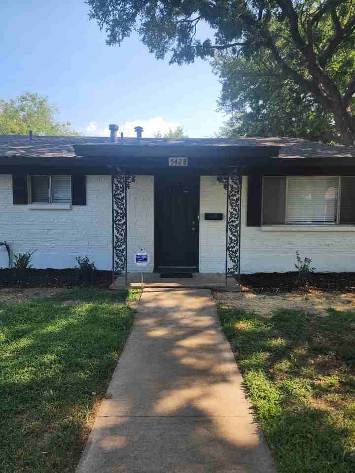 5428 Mallory Dr - Photo 2 of 24