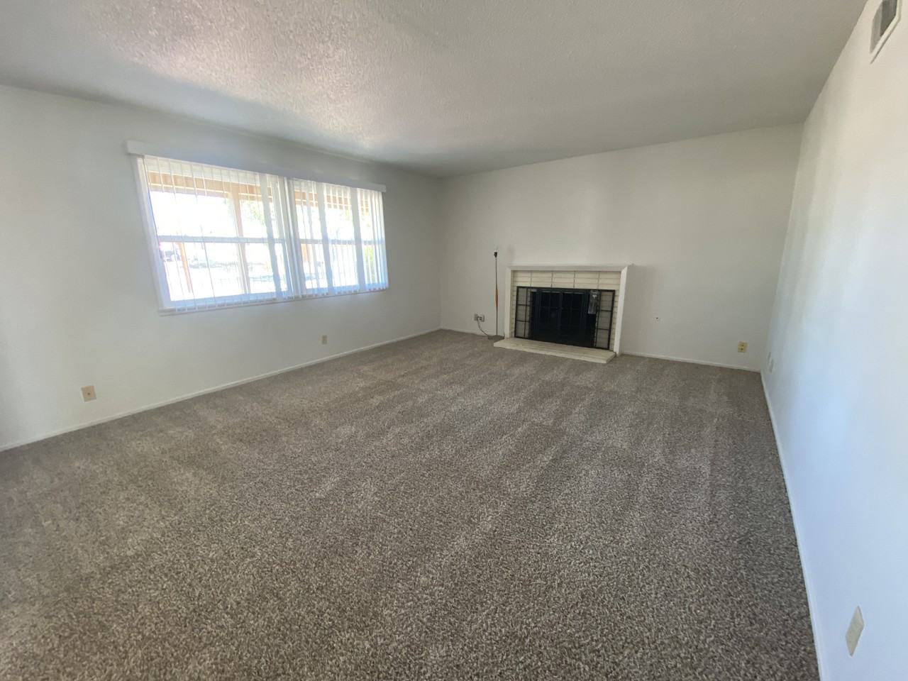 4010 Sirius Ave - Photo 2 of 18