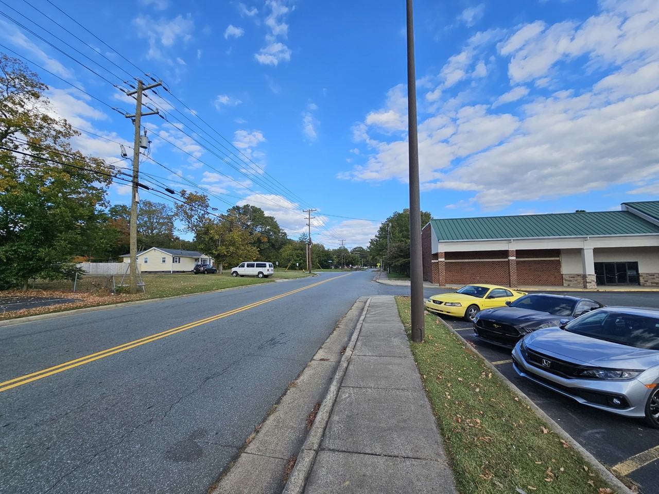 112 E Gilbreath St - Photo 2 of 10