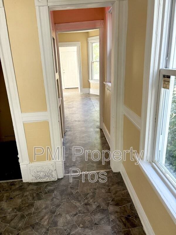 2163 N 39th St Lowr - Photo 2 of 12