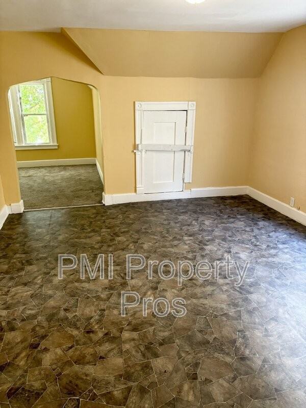 2165A N 39th St - Photo 2 of 13