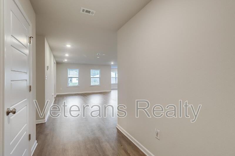 1093 Enclave Cir - Photo 4 of 27