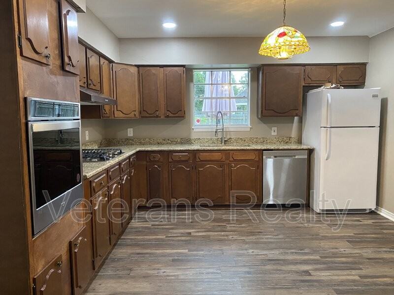 2411 Sunkist Country Club Rd - Photo 5 of 24